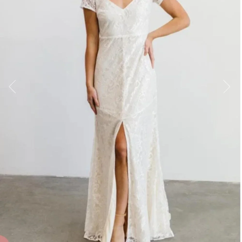 Diana Lace Gown - Small - Picture 4 of 6